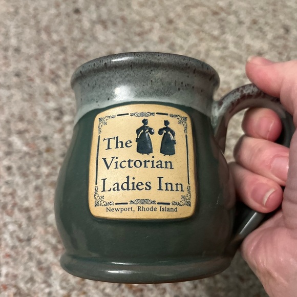 The Victorian Ladies Inn Newport Rhode Island Pottery Mug - Picture 1 of 9